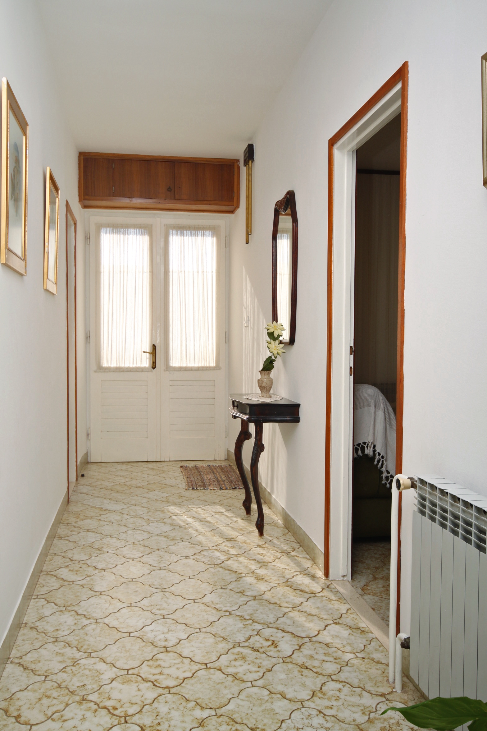 Four bedroom apartment with terrace and sea view Supetar, Brač  A-a