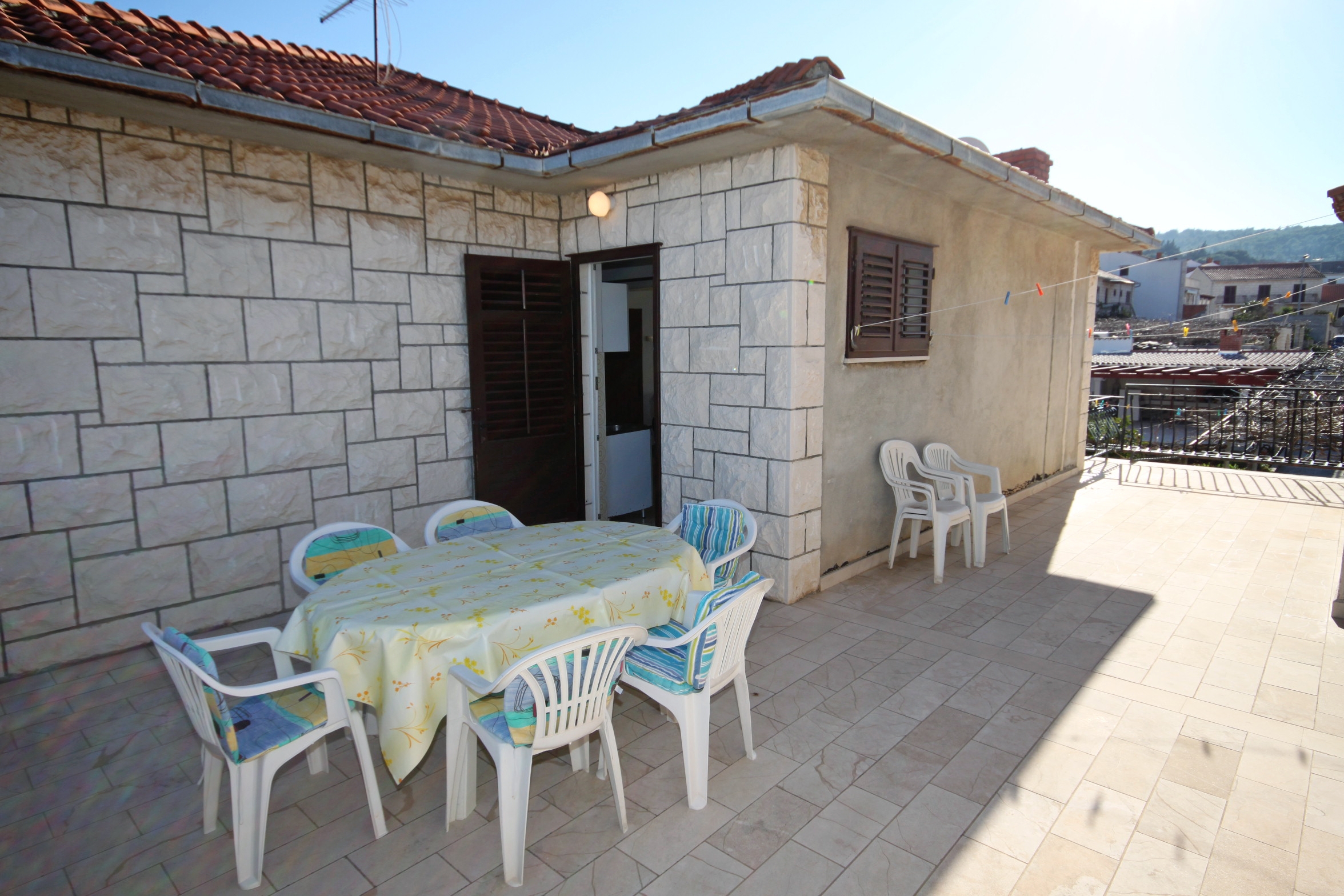 Four bedroom apartment with terrace and sea view Supetar, Brač  A-a
