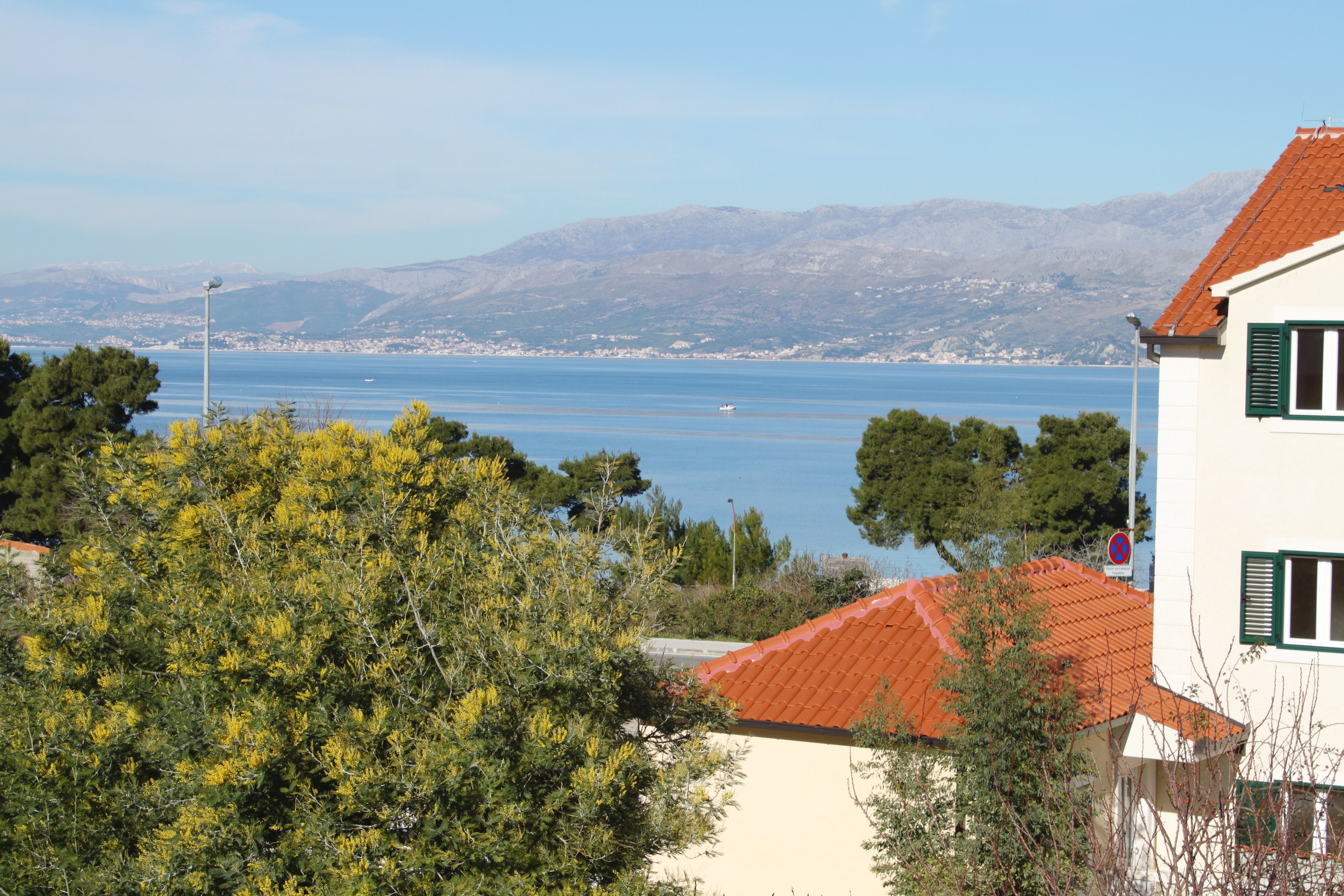 Four bedroom apartment with terrace and sea view Supetar, Brač  A-a