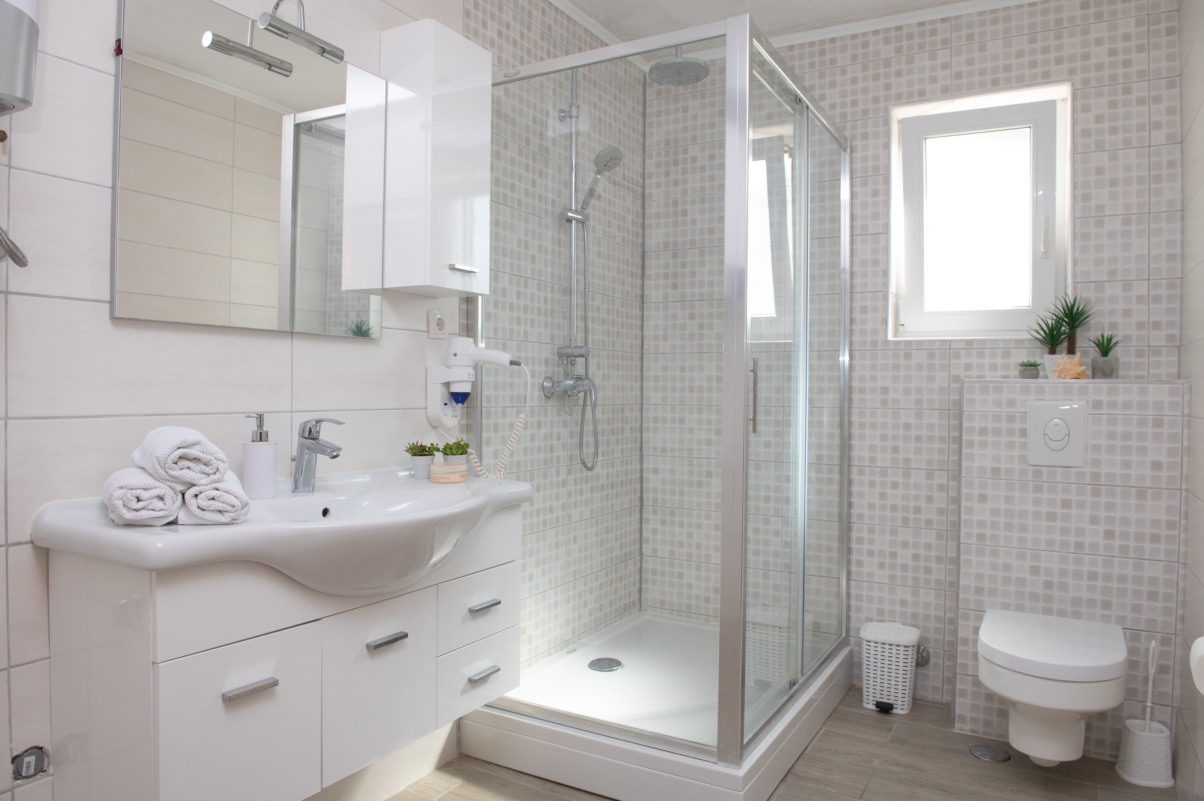 Comfortable and spacious house with terrace and sea view Podstrana, Split  K
