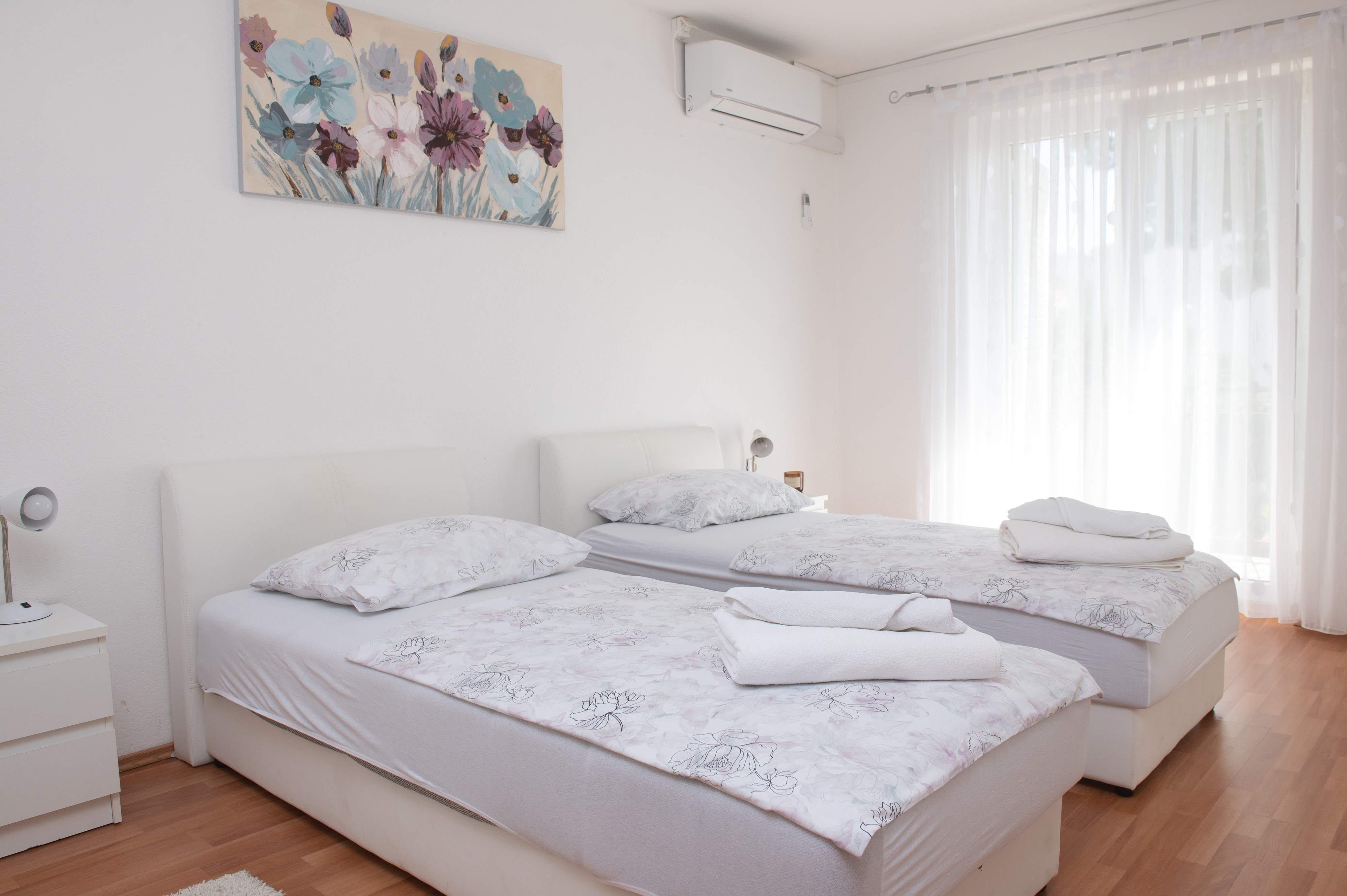 Comfortable and spacious house with terrace and sea view Podstrana, Split  K