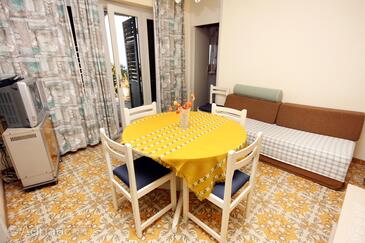 Dining room Nemira, Dining room in the apartment.