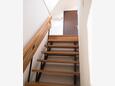 Hallway Postira, Hallway in the apartment, air condition available and (pet friendly).