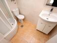 Bathroom 2 Drašnice, Bathroom 2 in the apartment, (pet friendly).