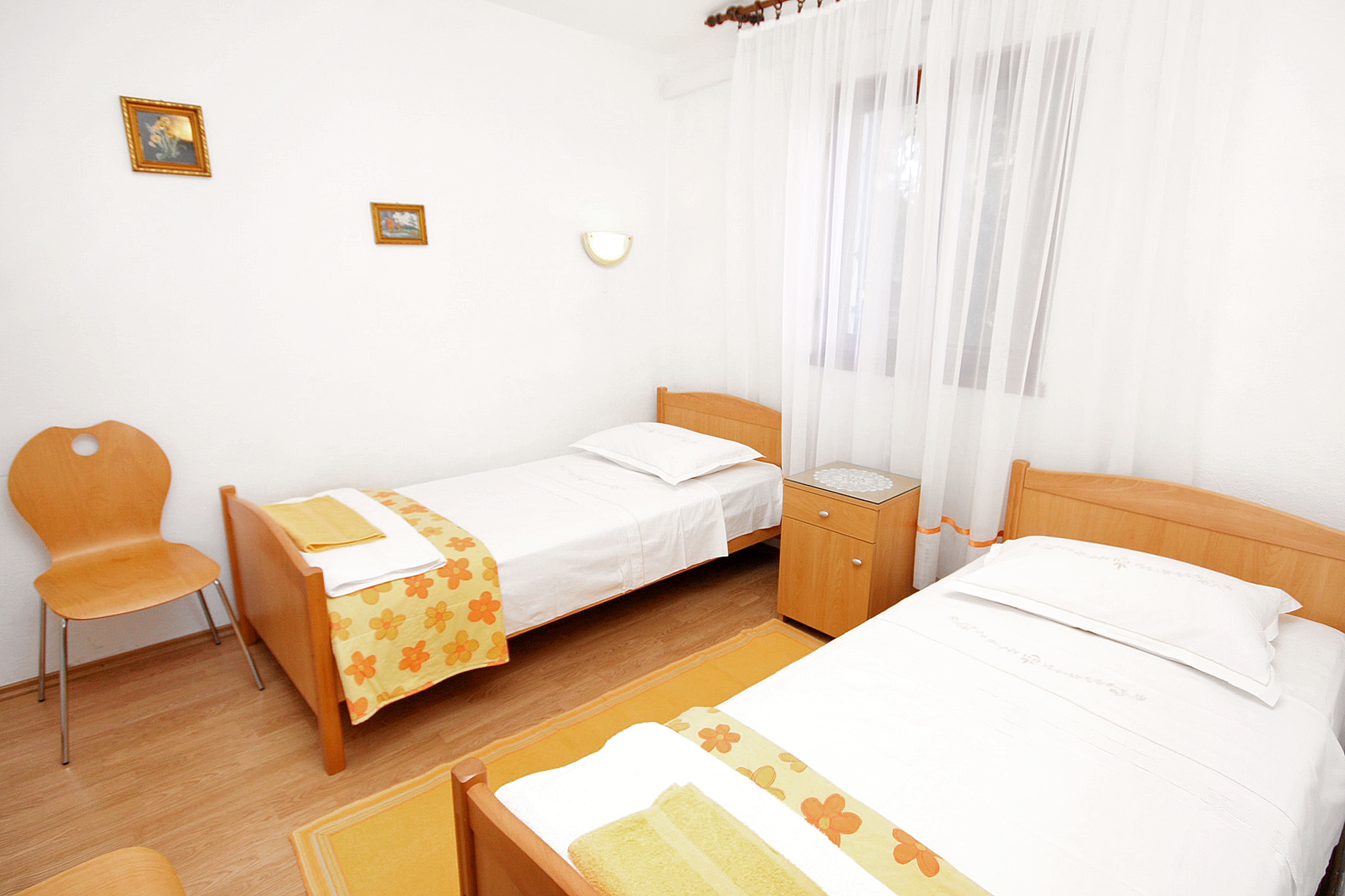 Two bedroom house with terrace and sea view Postira, Brač  K