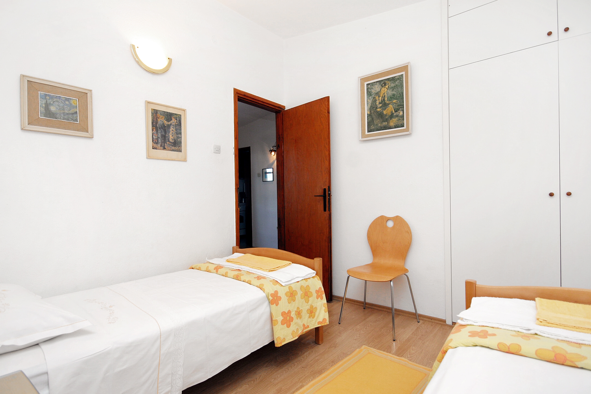 Two bedroom house with terrace and sea view Postira, Brač  K