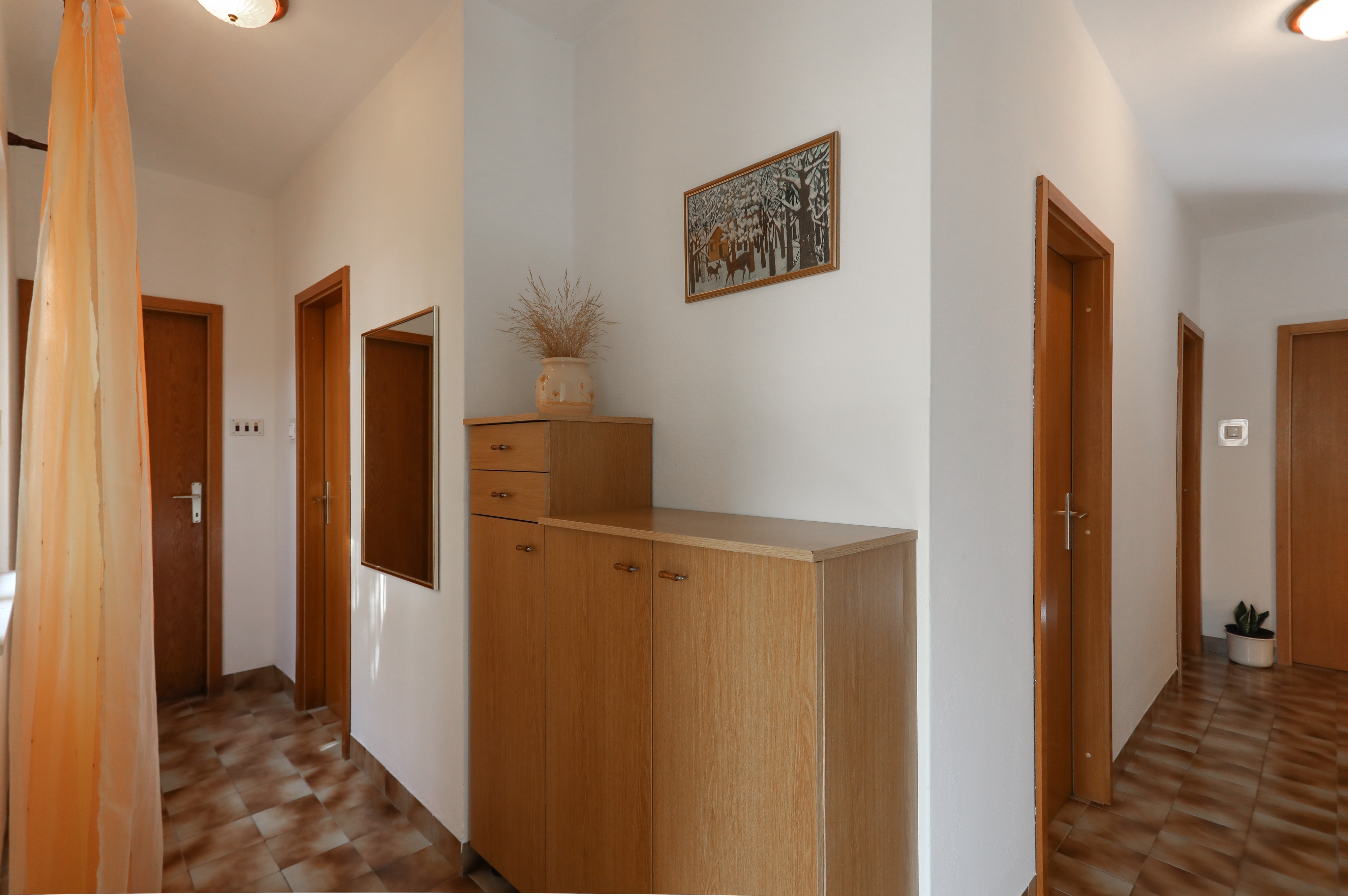 Three bedroom apartment near beach Postira, Brač  A-a