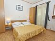 Ložnice Brela, Ložnice v ubytování typu apartment, domácí mazlíčci povoleni a WiFi.