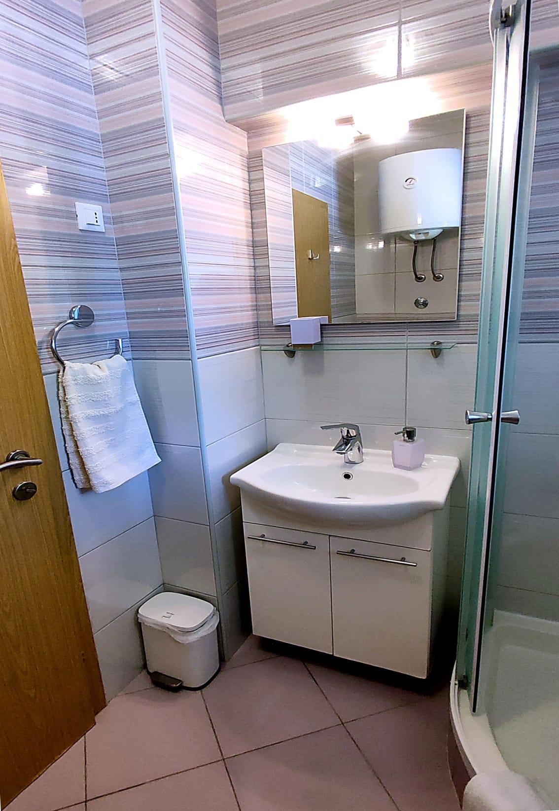 One bedroom apartment with terrace and sea view Tučepi, Makarska  A-b