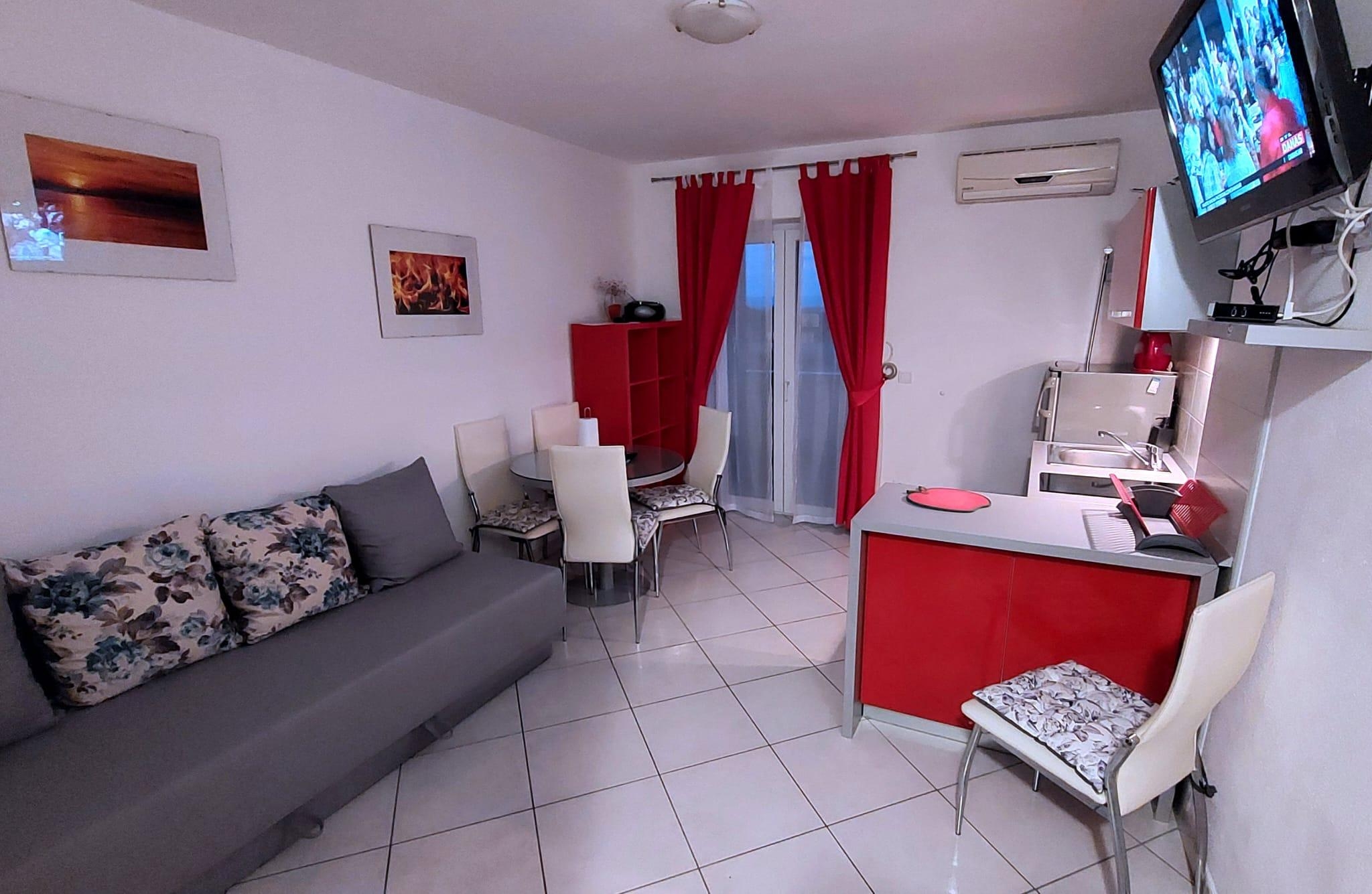 One bedroom apartment with terrace and sea view Tučepi, Makarska (A-6058-c)