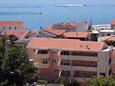 Tučepi, Makarska, Szálláshely 6058 - Apartmanok és szobák a tenger közelében kavicsos stranddal.