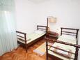 Ložnice 3 Kaštel Stari, Ložnice 3 v ubytování typu apartment, domácí mazlíčci povoleni a WiFi.