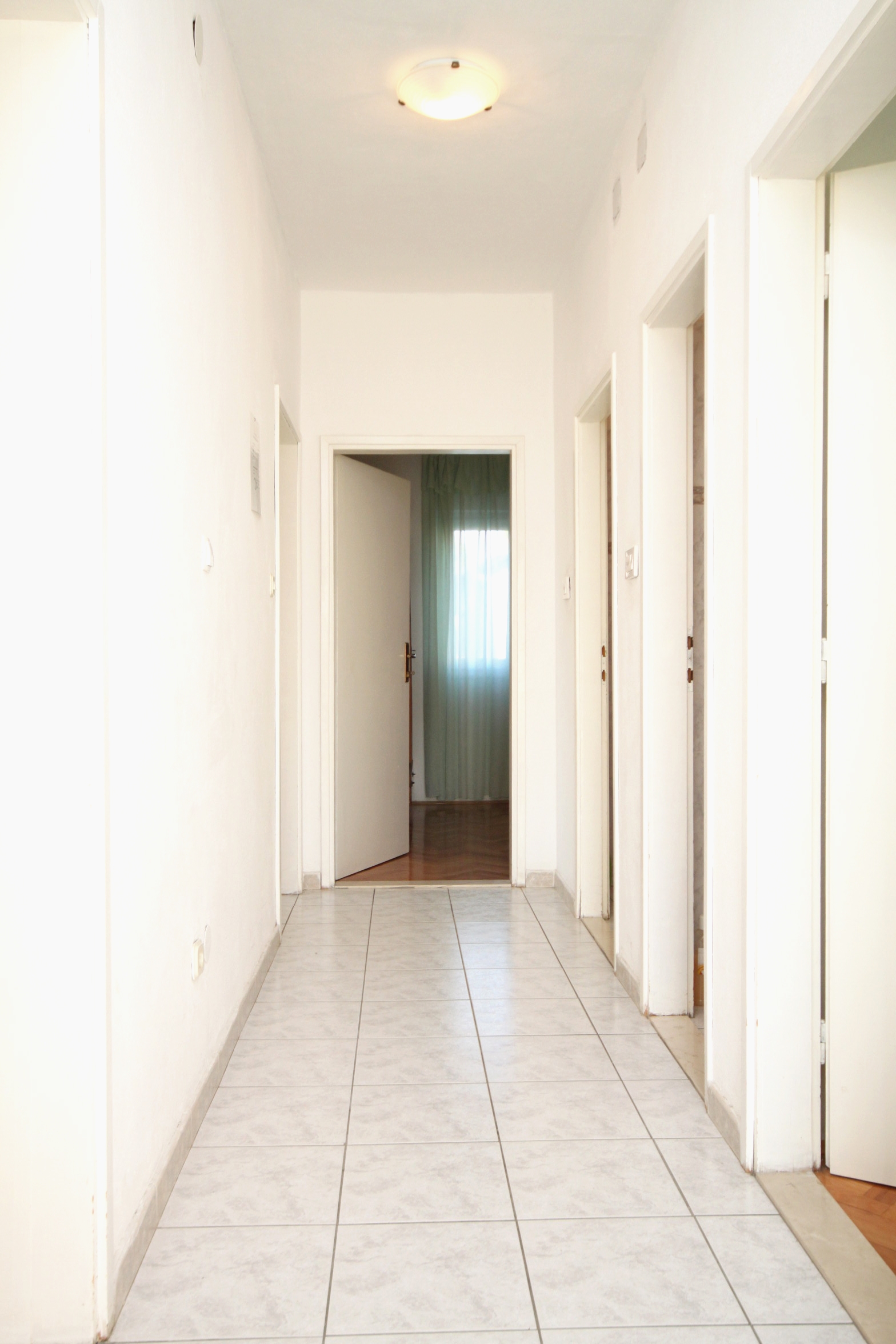 Three bedroom apartment with balcony and sea view Kaštel Stari, Kaštela  A-a