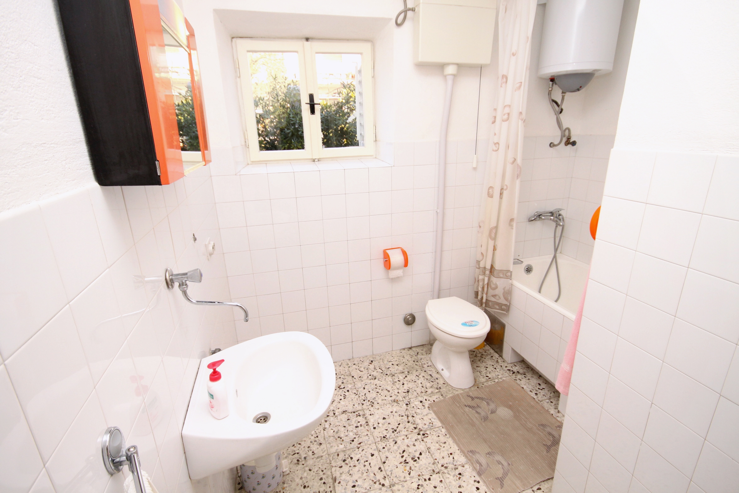 Three bedroom apartment with terrace Kaštel Stari, Kaštela  A-b
