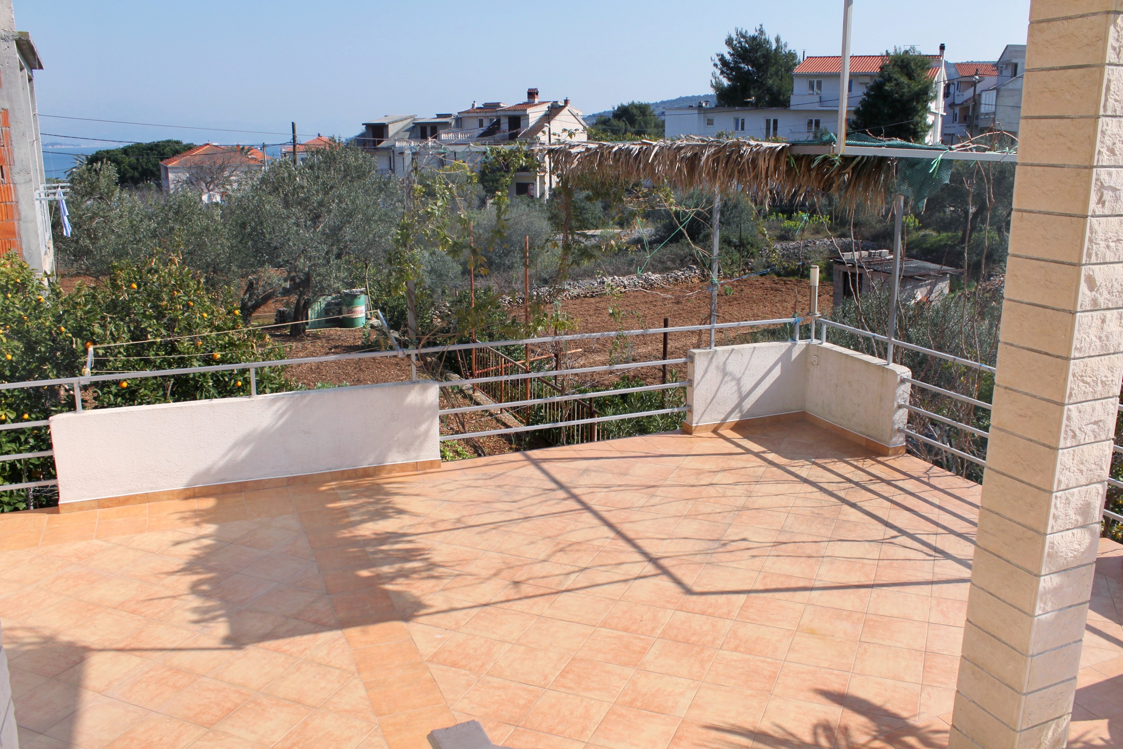 One bedroom apartment with terrace Slatine, Čiovo  A-a
