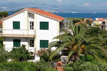 Property Slatine, Čiovo, Property 6061 - Apartments near sea with pebble beach.