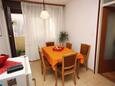 Dining room Split, Dining room in the apartment, dopusteni kucni ljubimci i WIFI.