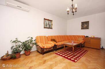 Living room Split, Living room in the apartment, dopusteni kucni ljubimci i WIFI.