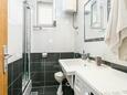 Salle de bain Podstrana, Salle de bain dans l’hébergement en type apartment, WiFi.