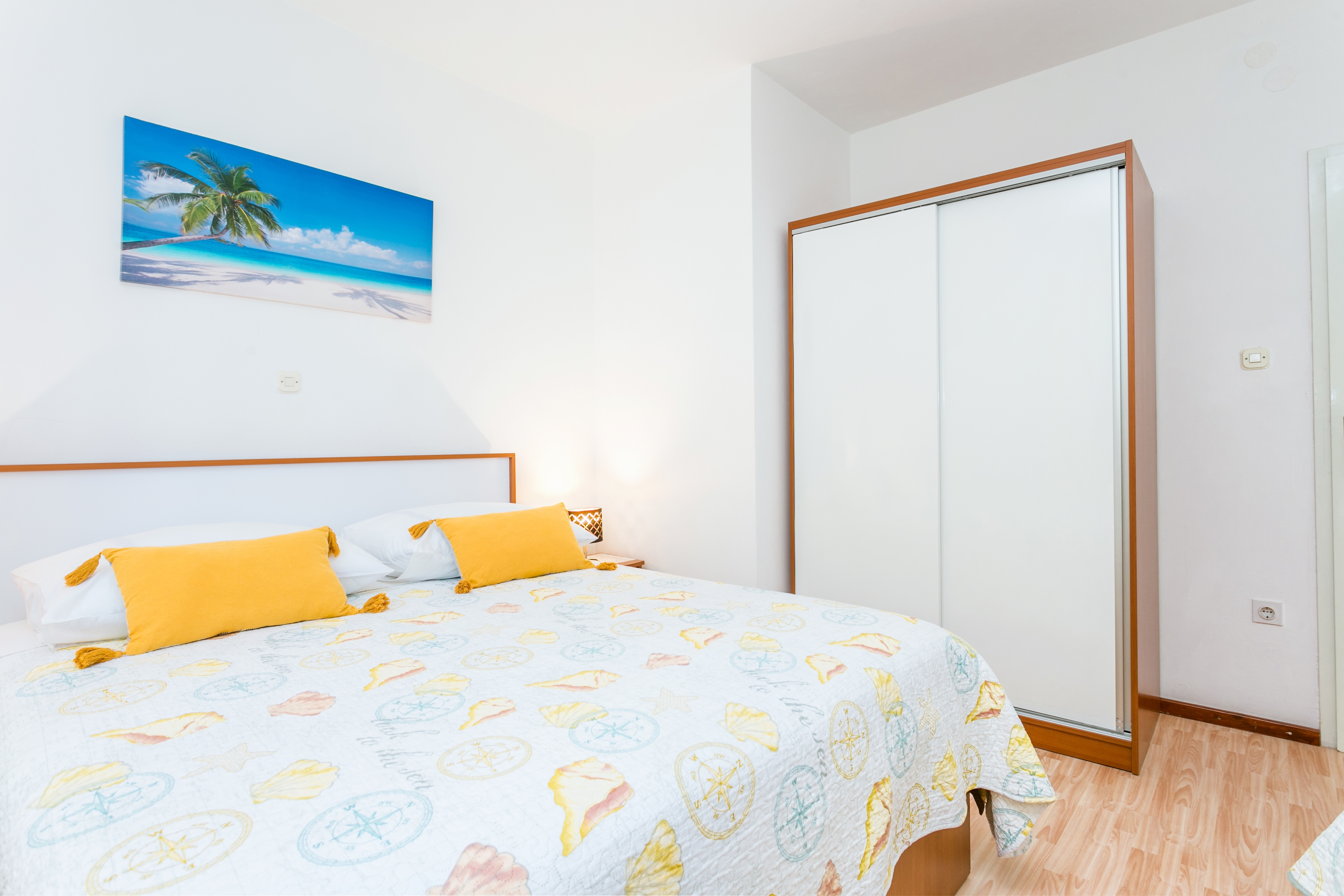 Jednosobni apartman s terasom i pogledom na more Podstrana, Split  A-a