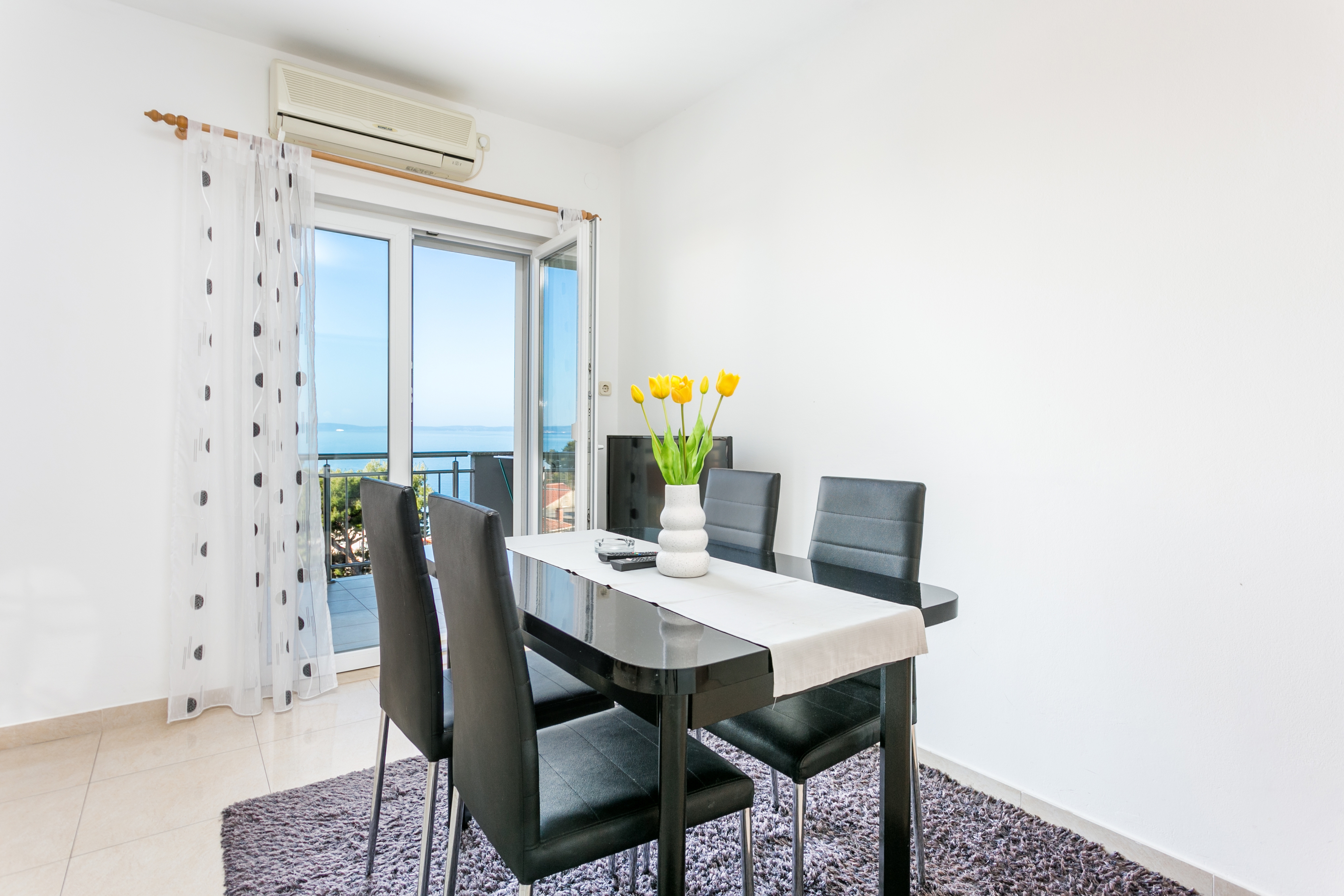 Jednosobni apartman s terasom i pogledom na more Podstrana, Split  A-a