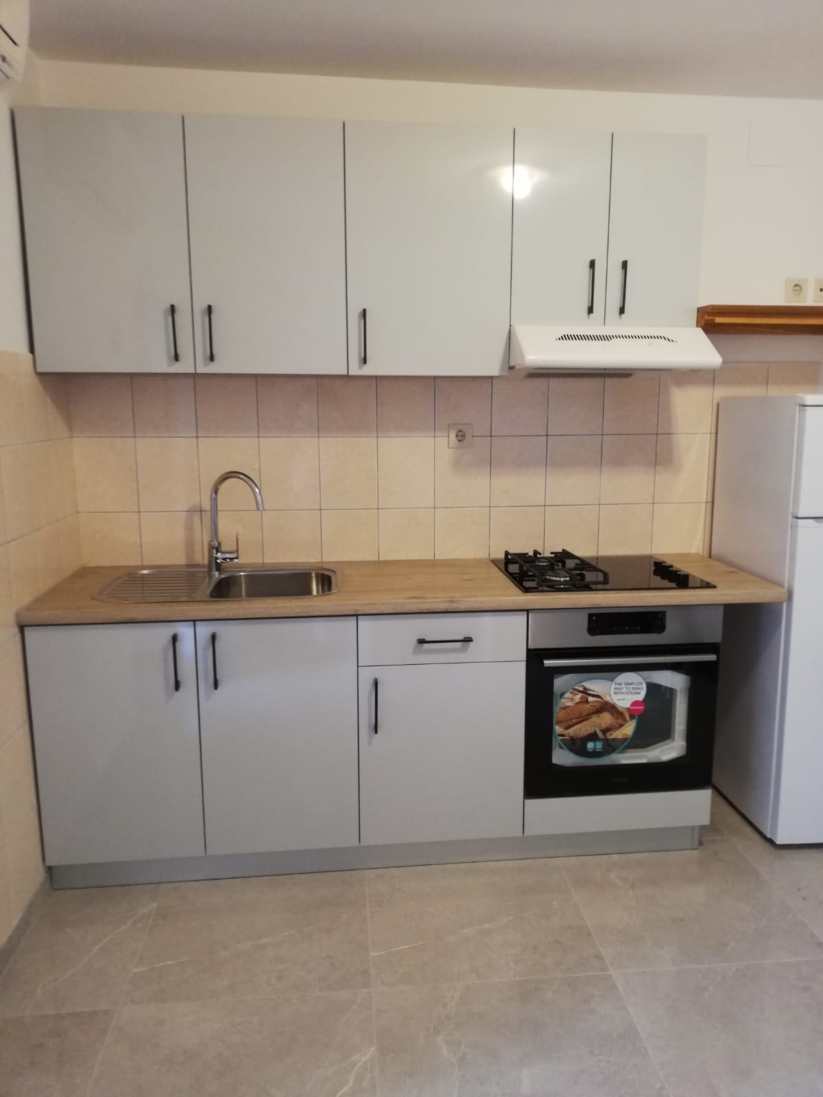 Jednosobni apartman s terasom i pogledom na more Podstrana, Split  A-b