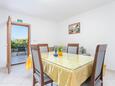 Podstrana, Dining room in the apartment, air condition available and WiFi.