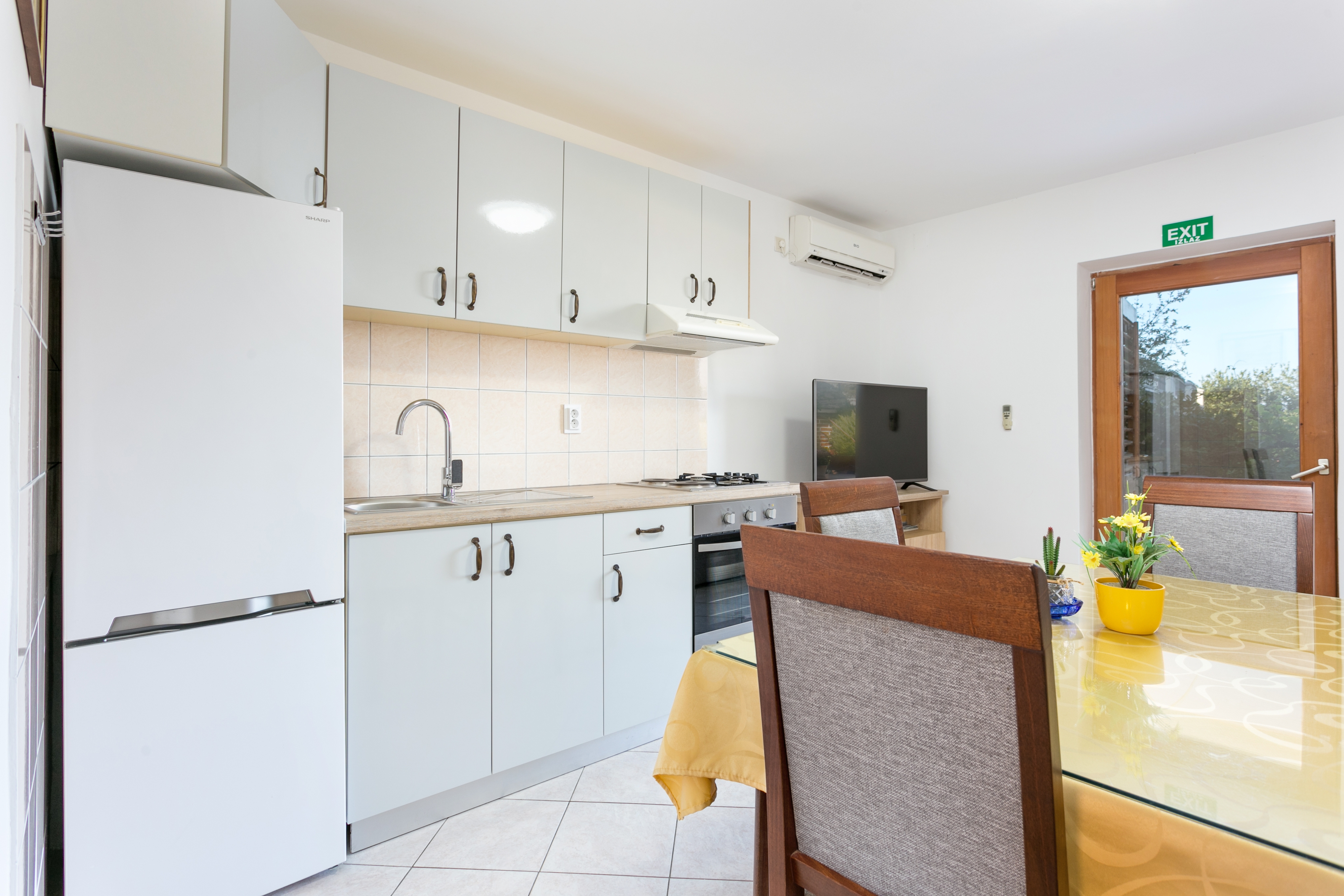 Jednosobni apartman s terasom i pogledom na more Podstrana, Split  A-c