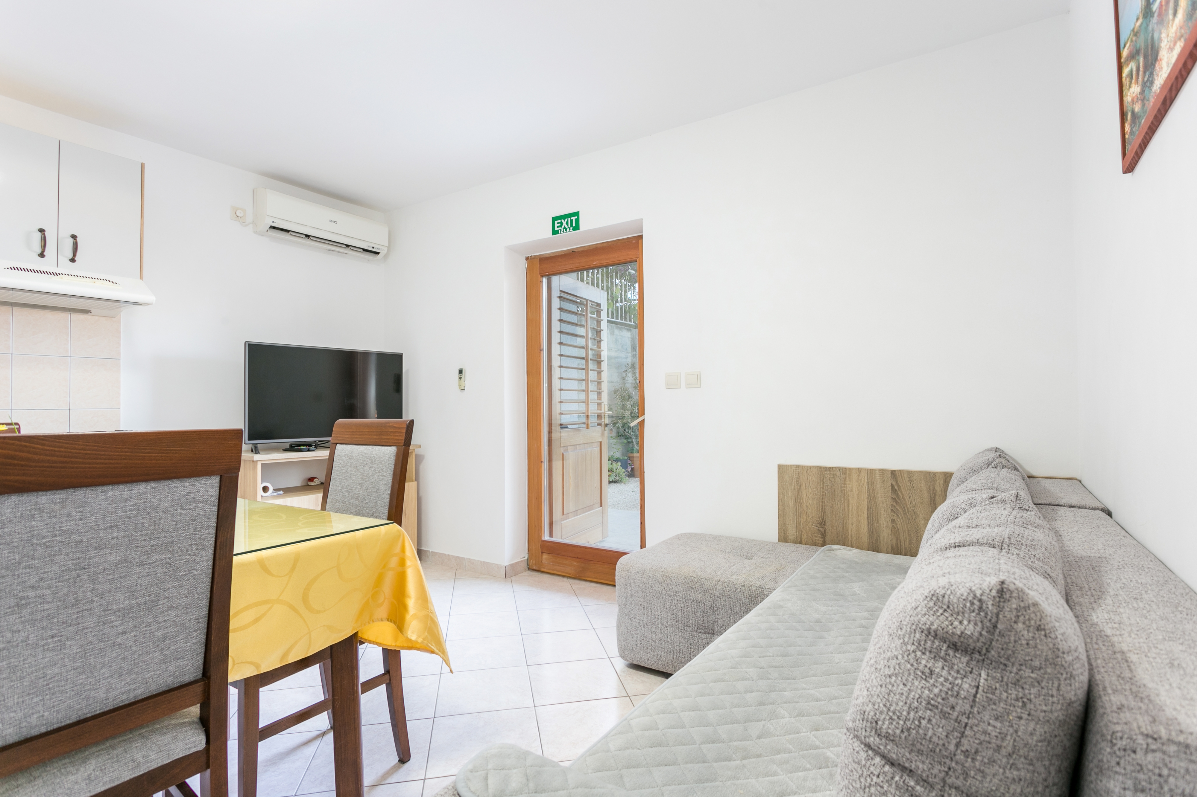 Jednosobni apartman s terasom i pogledom na more Podstrana, Split  A-c