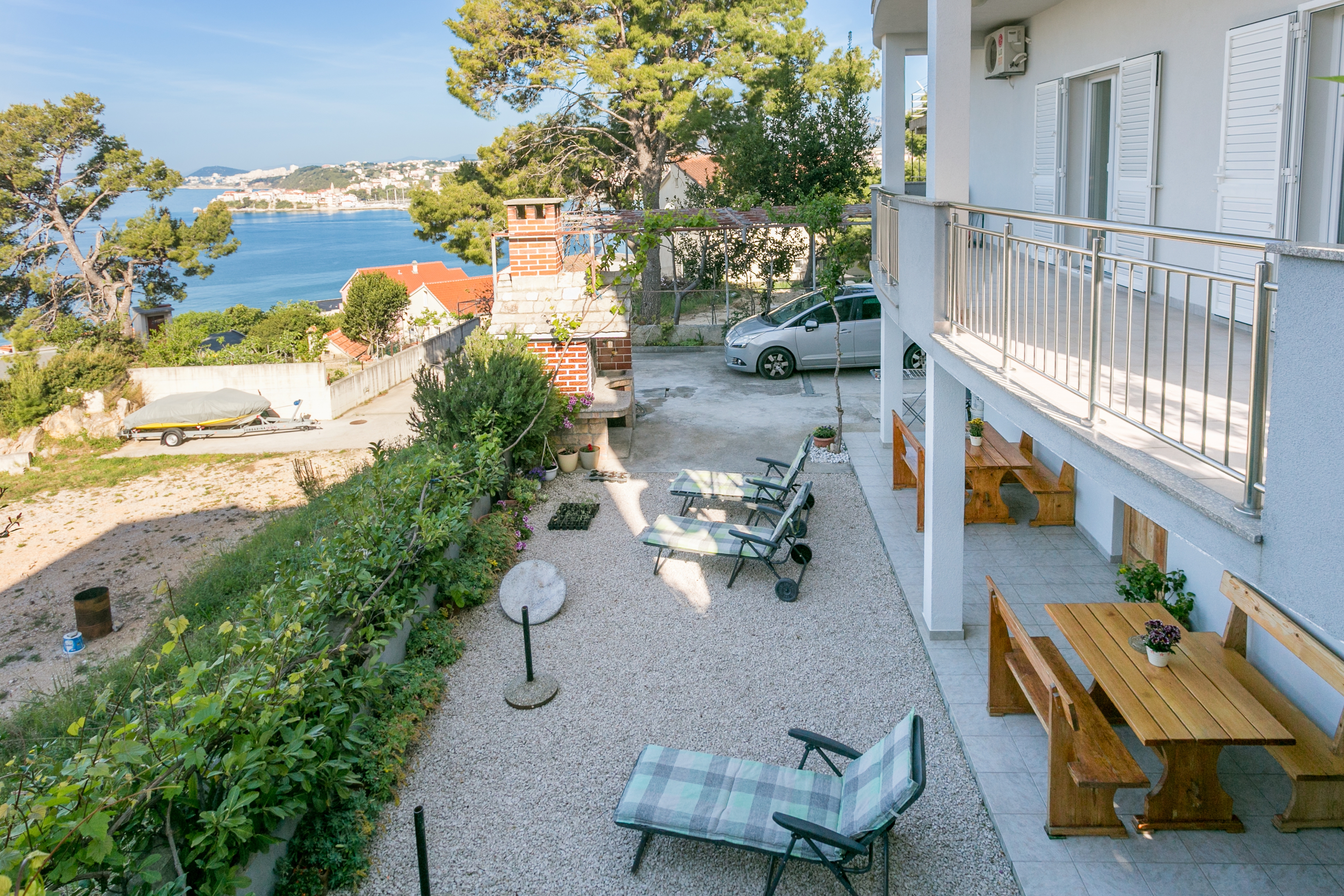 Jednosobni apartman s terasom i pogledom na more Podstrana, Split  A-b