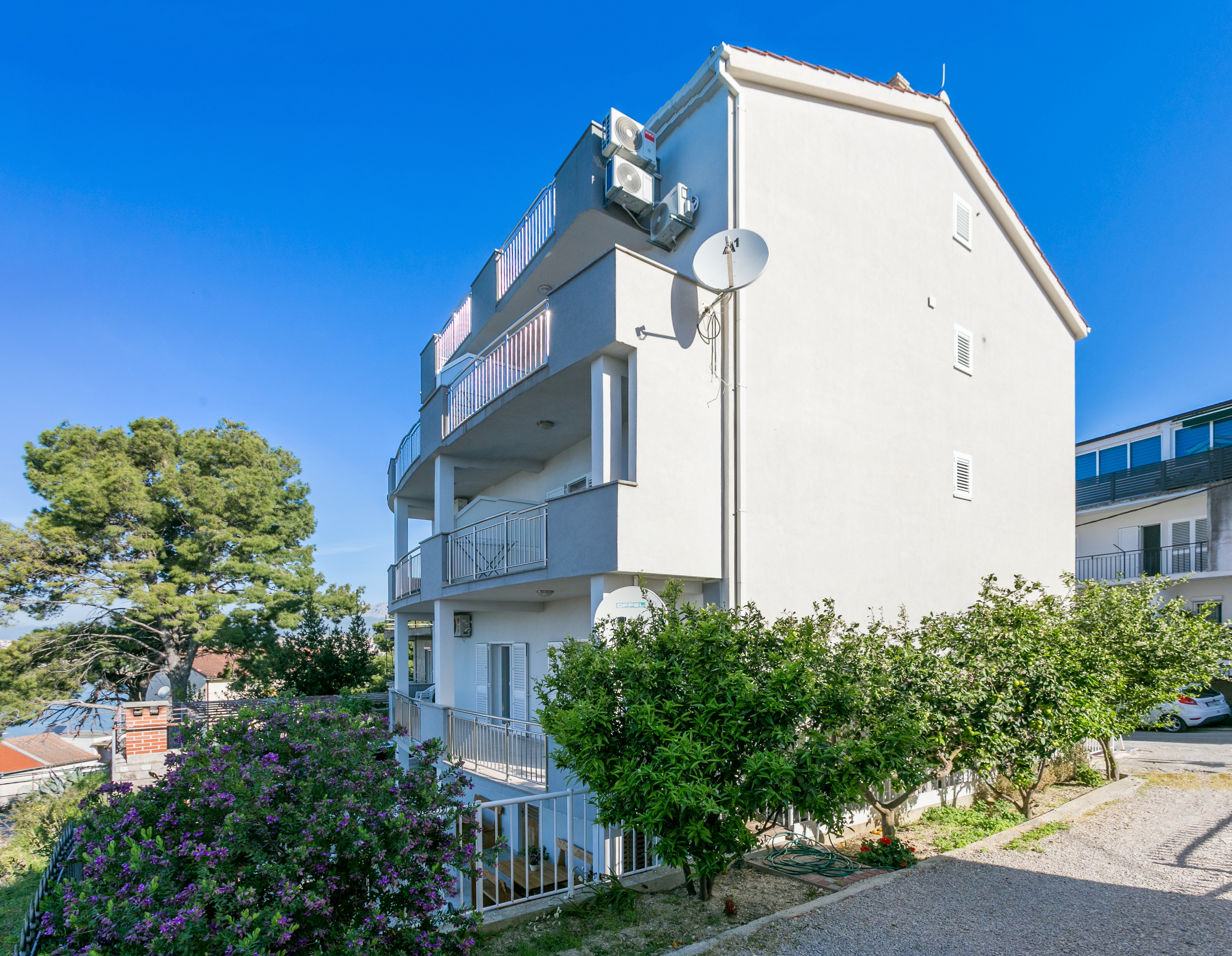 Jednosobni apartman s terasom i pogledom na more Podstrana, Split  A-b