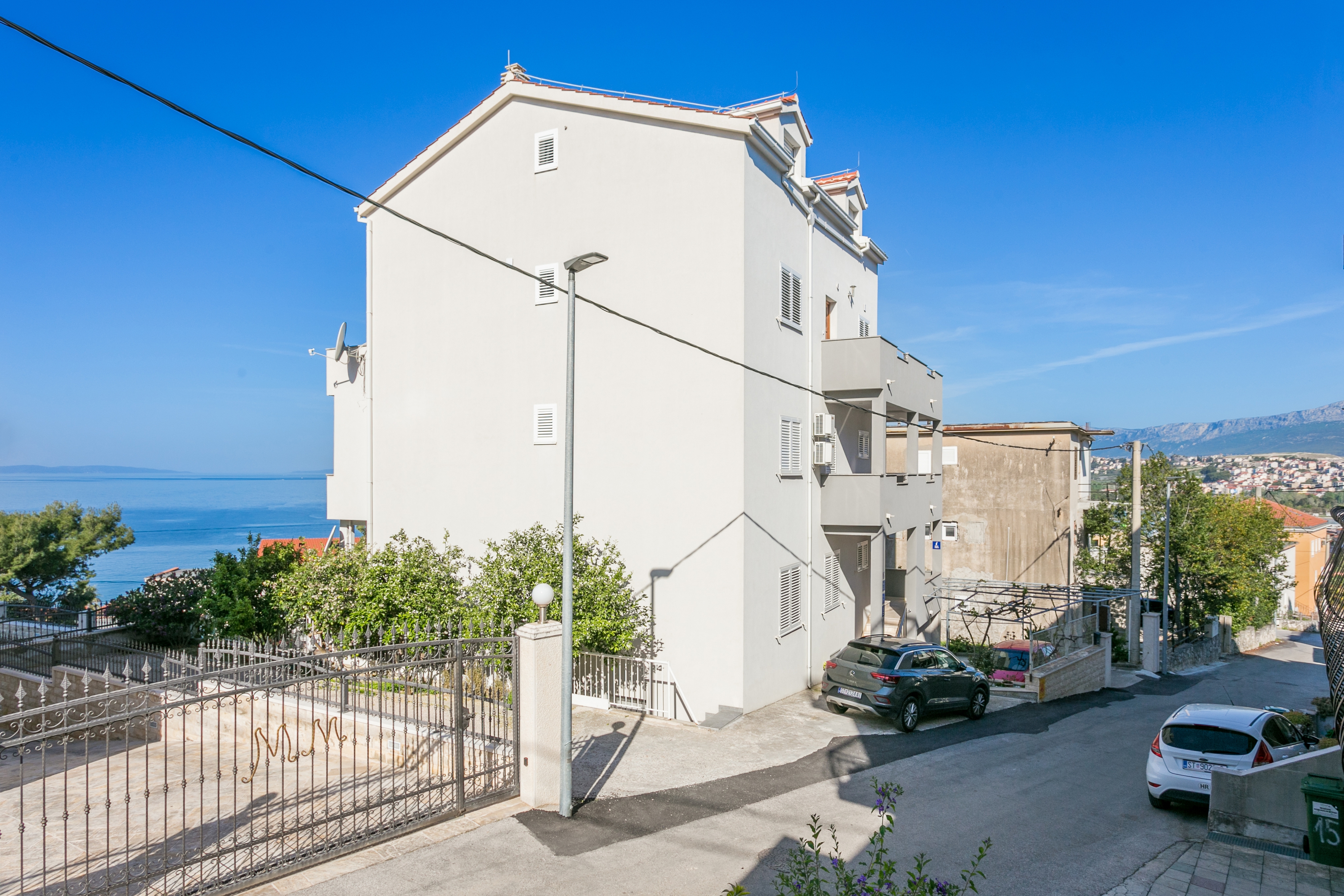 Jednosobni apartman s terasom i pogledom na more Podstrana, Split  A-b