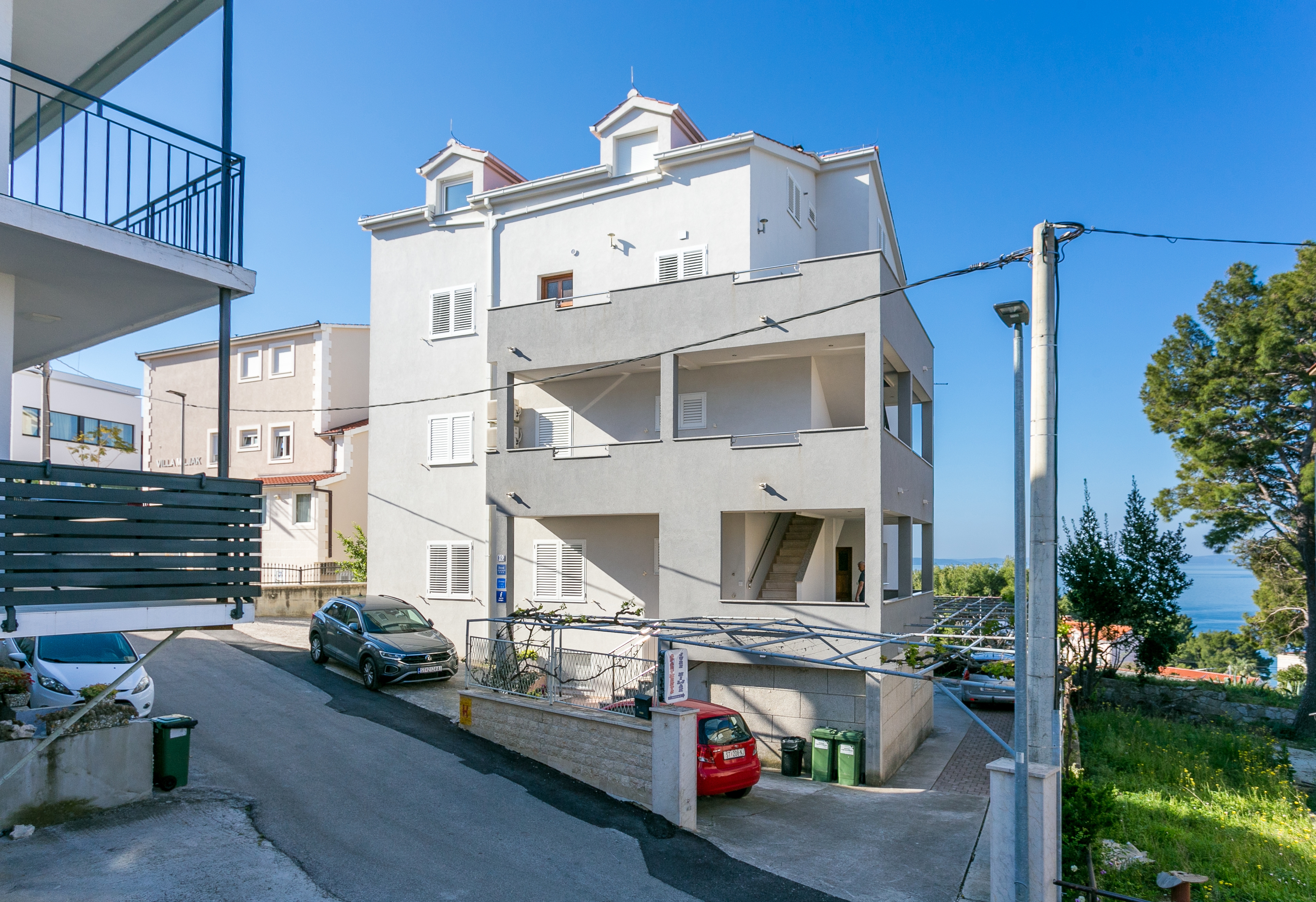 Jednosobni apartman s terasom i pogledom na more Podstrana, Split  A-b