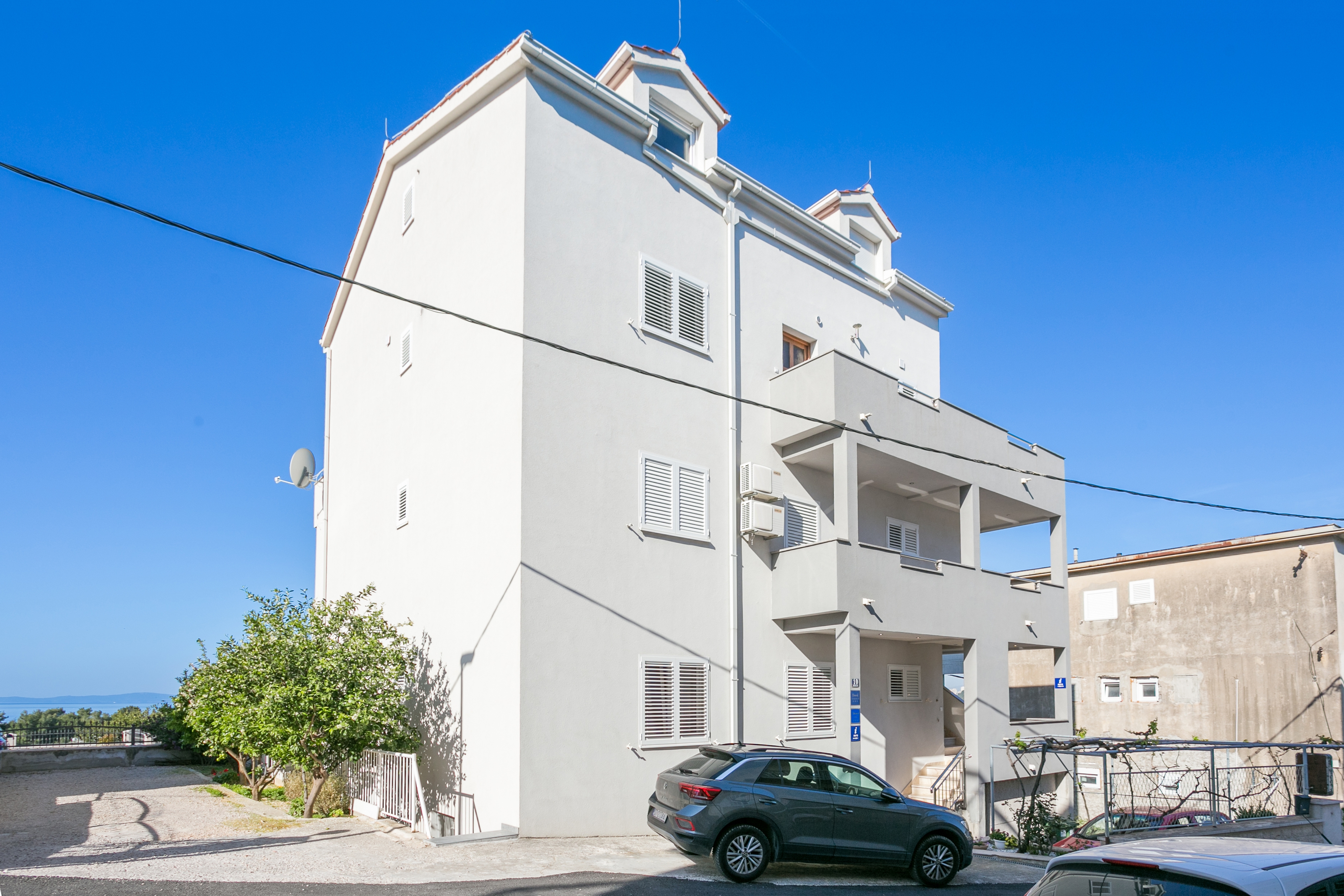 Jednosobni apartman s terasom i pogledom na more Podstrana, Split  A-b