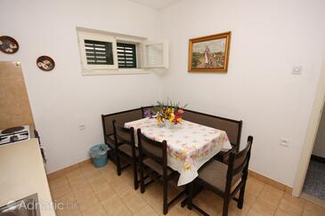 Dining room Makarska, Dining room in the apartment, WIFI.
