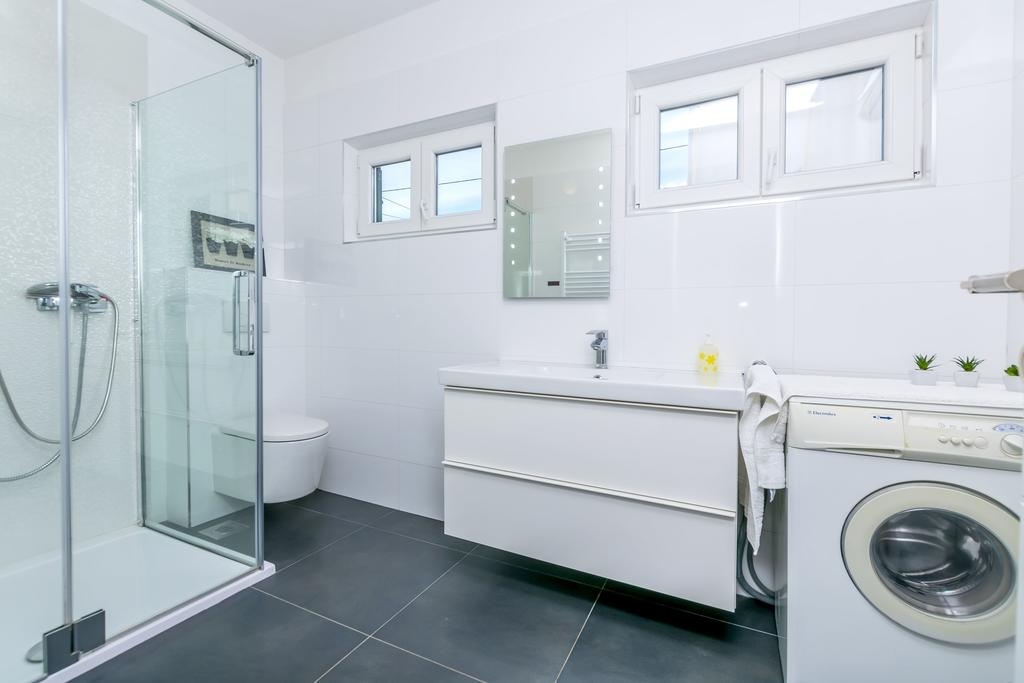 Four bedroom house with terrace and sea view Stupin Čeline, Rogoznica  K