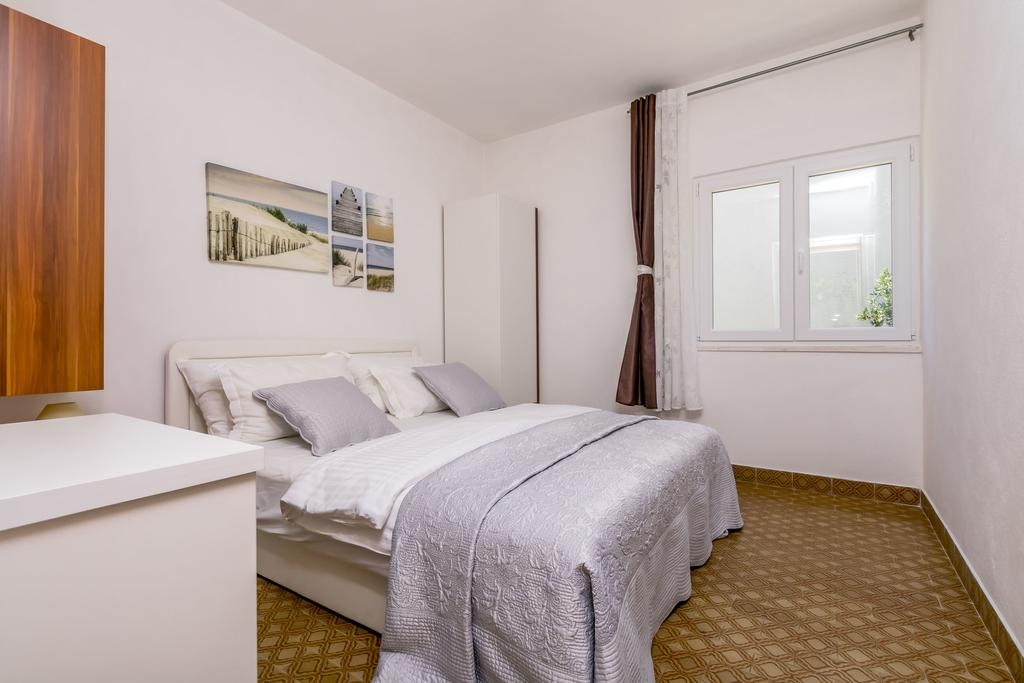 Four bedroom house with terrace and sea view Stupin Čeline, Rogoznica  K
