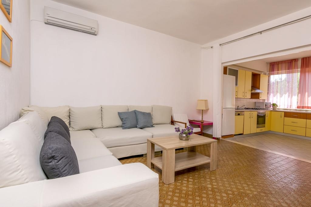 Four-bedroom house with terrace and sea view Stupin Čeline, Rogoznica (K-6096)