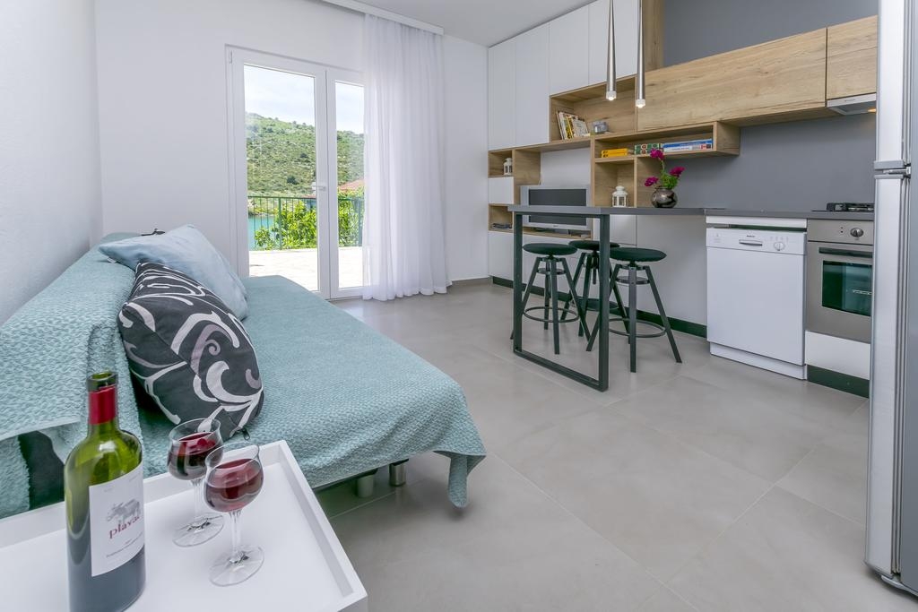 Top Rogoznica Stupin Čeline Top Rogoznica Stupin Čeline