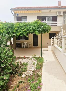 Žaborić, Šibenik, Property 6097 - Apartments near sea with pebble beach.