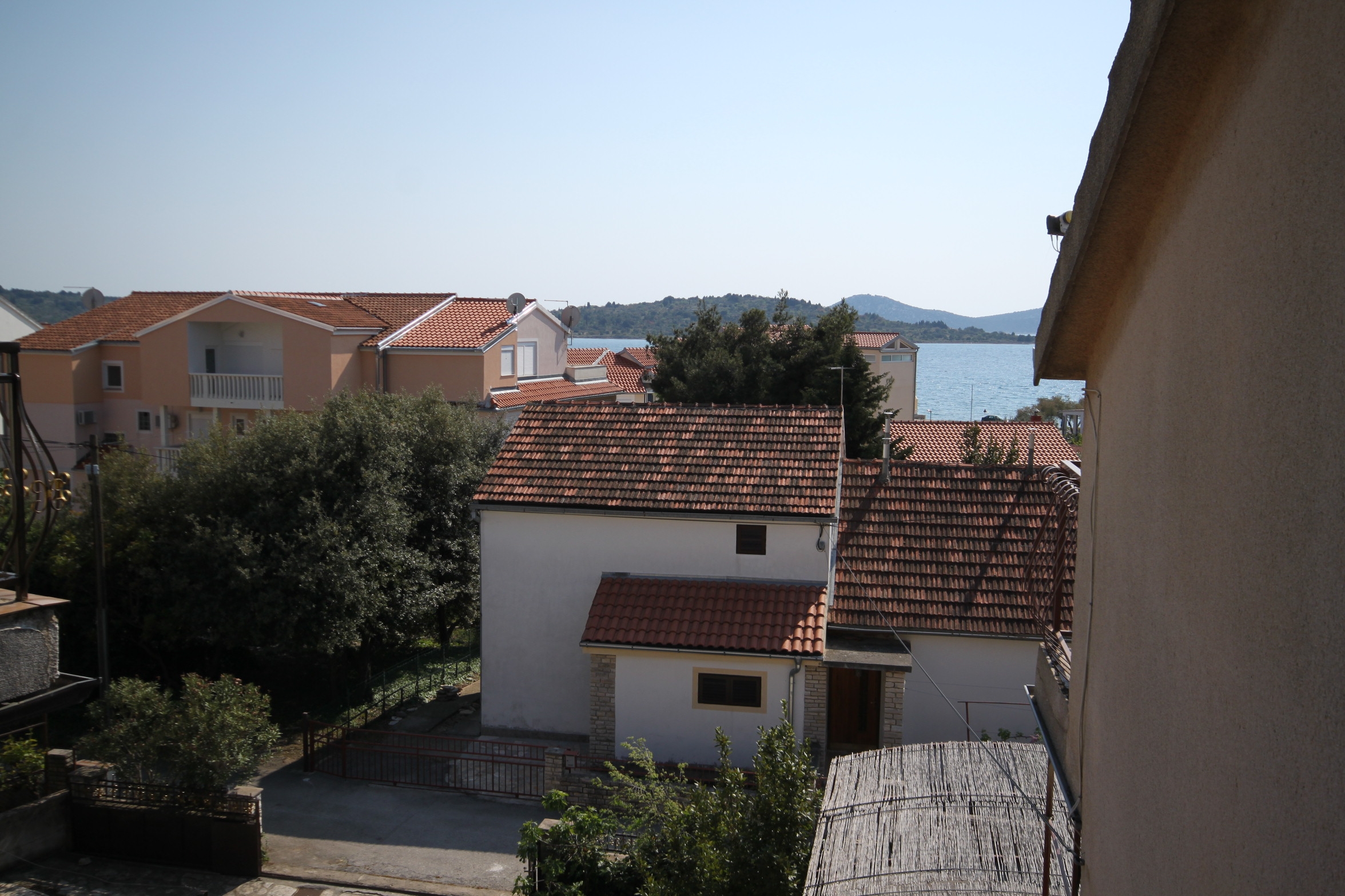 Three bedroom apartment with terrace and sea view Srima - Vodice, Vodice  A-b