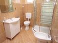 Ванная комната Petrčane, Ванная комната в размещении типа apartment, Домашние животные допускаются и WiFi.
