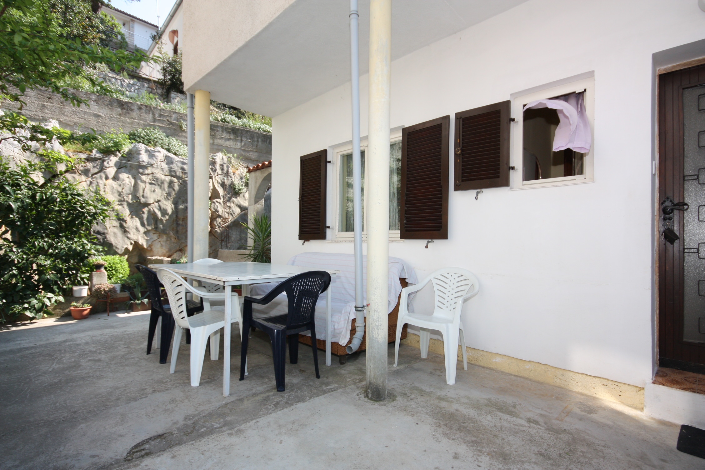 Two bedroom apartment near beach Tisno, Murter  A-a
