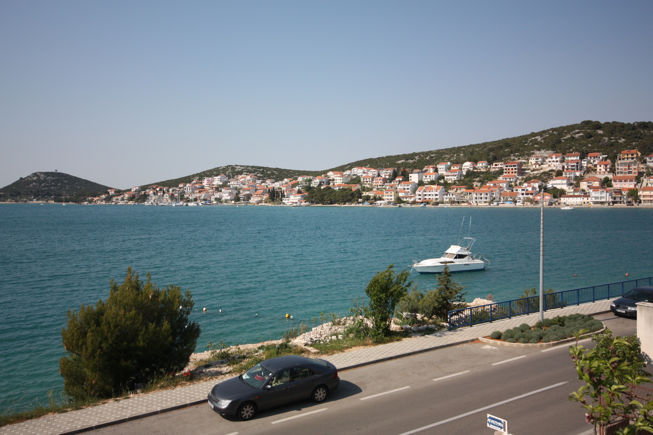 Two bedroom apartment near beach Tisno, Murter  A-a