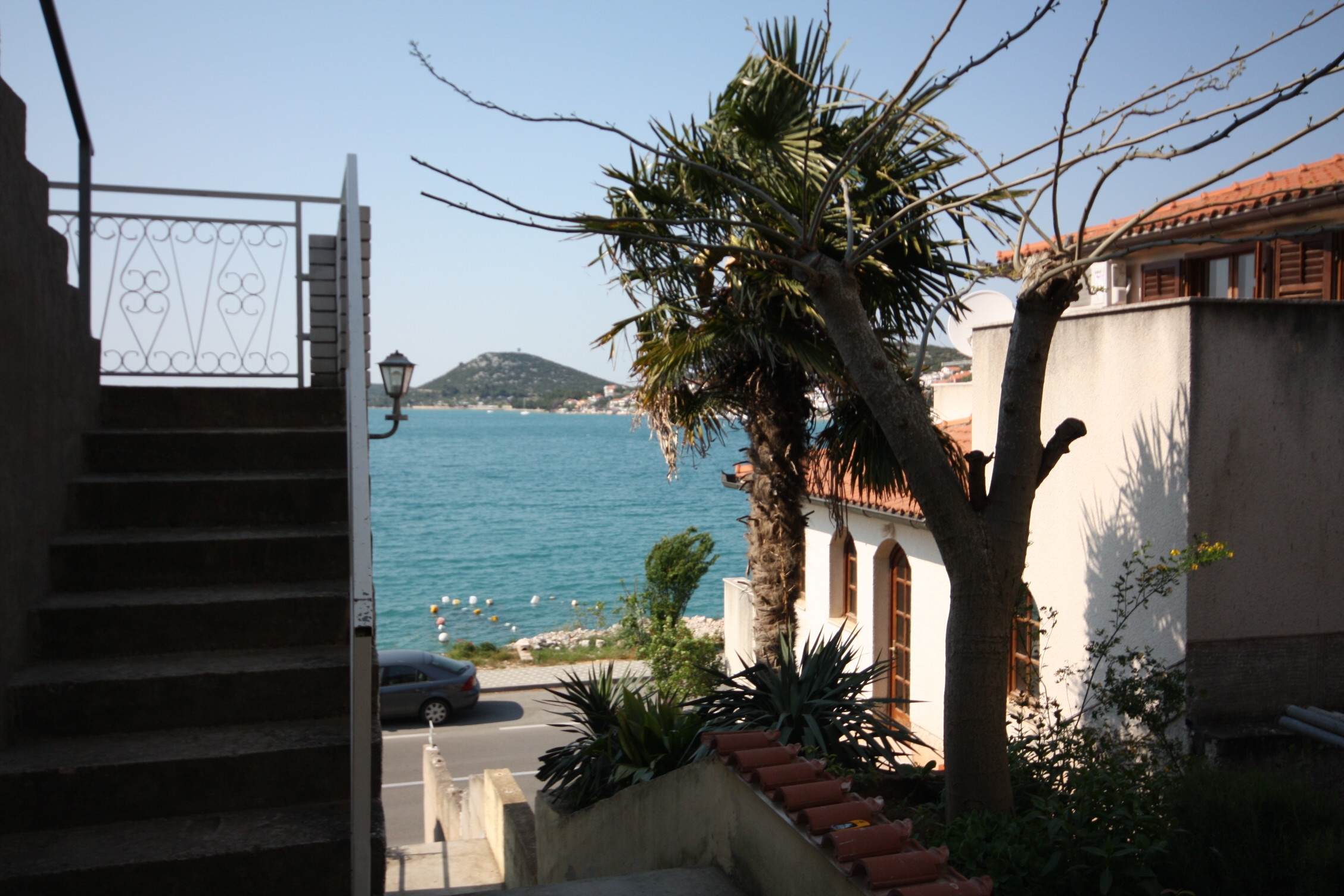 Two bedroom apartment near beach Tisno, Murter  A-a