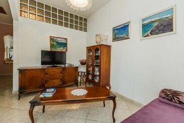 Living room Tisno, Living room in the house, dopusteni kucni ljubimci i WIFI.