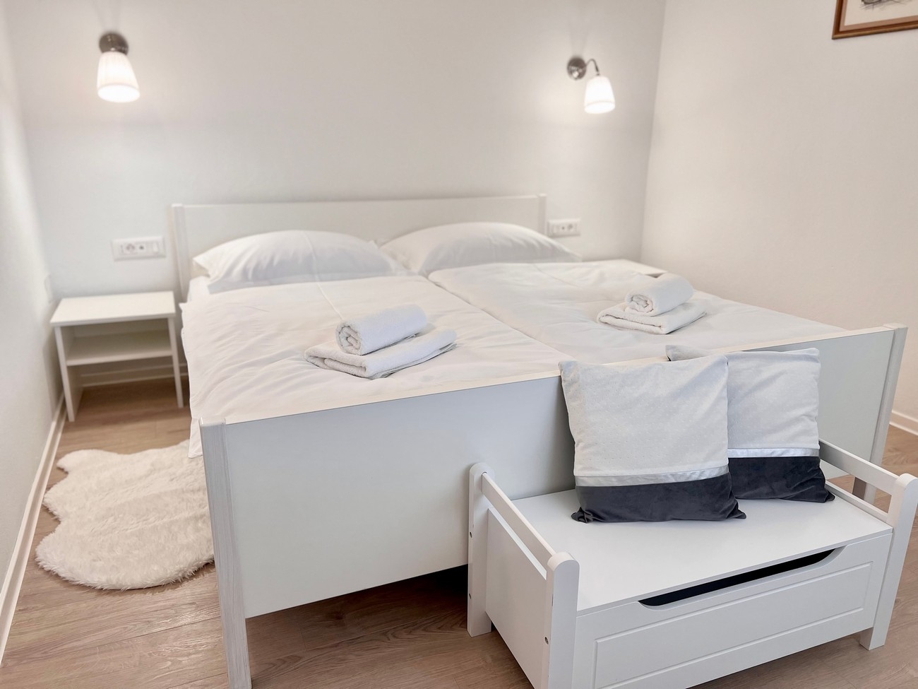 Four bedroom apartment with terrace and sea view Cove Tvrdni Dolac, Hvar  A-a