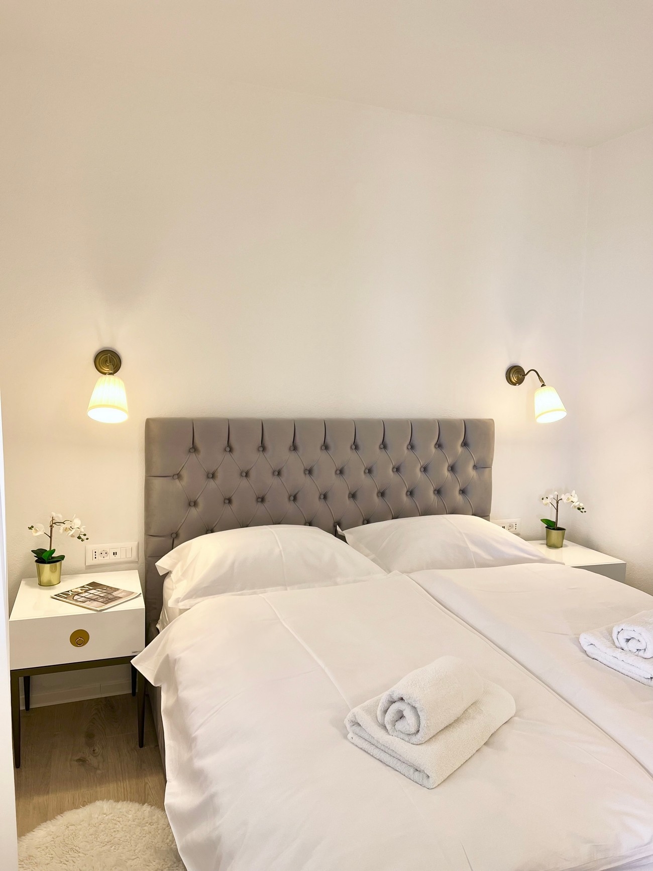 Four bedroom apartment with terrace and sea view Cove Tvrdni Dolac, Hvar  A-a