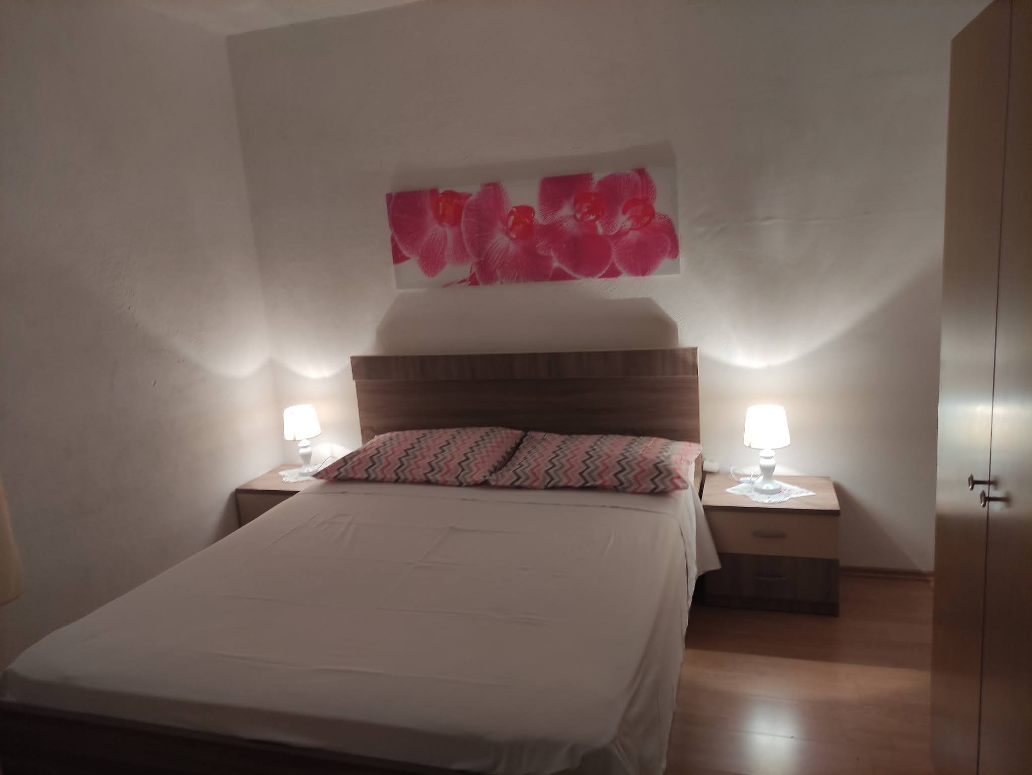 One bedroom apartment with terrace Marina, Trogir  A-a