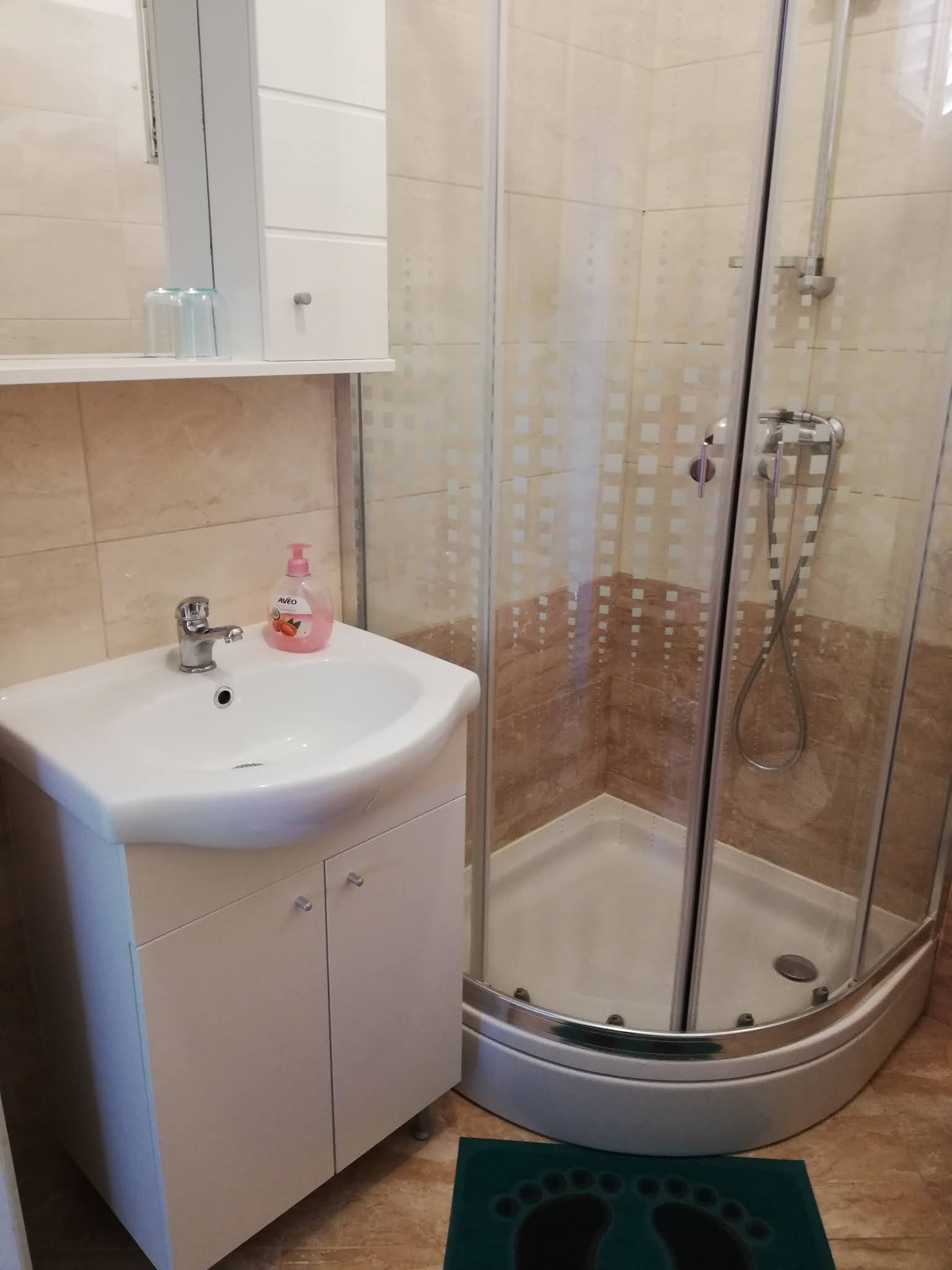 One bedroom apartment with terrace Marina, Trogir  A-b